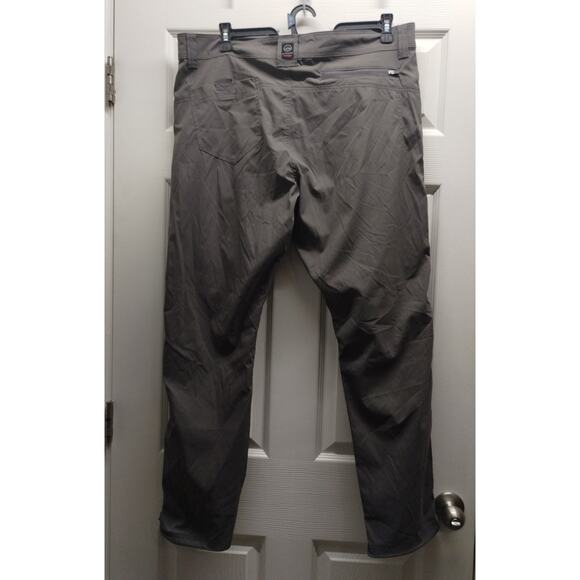 NWT Wrangler Men's Size 38x30 Gray All Terrain Convertible Trail Jogger Pants - Picture 2 of 8